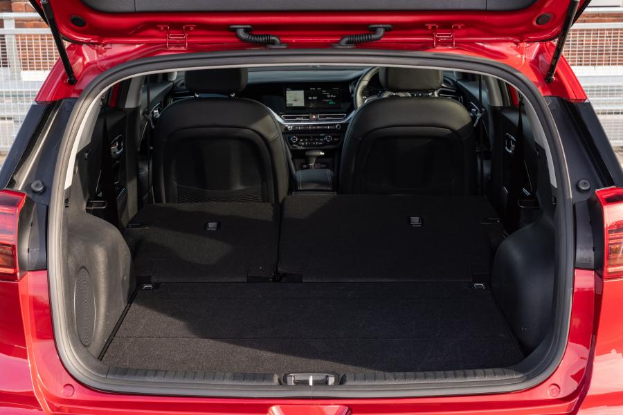 Багажник Kia Niro EcoHybrid (DE) 2019 года  (UK) (фото 26 из 40)